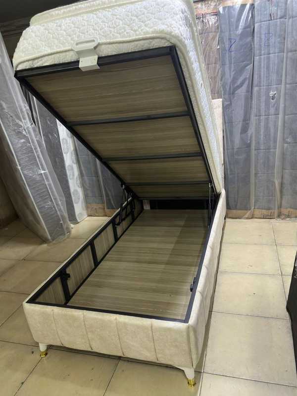 Tek Kisilik Celik Kasa Tavsan Tuyu Pedli Yatak - Baza Kapak Acik
